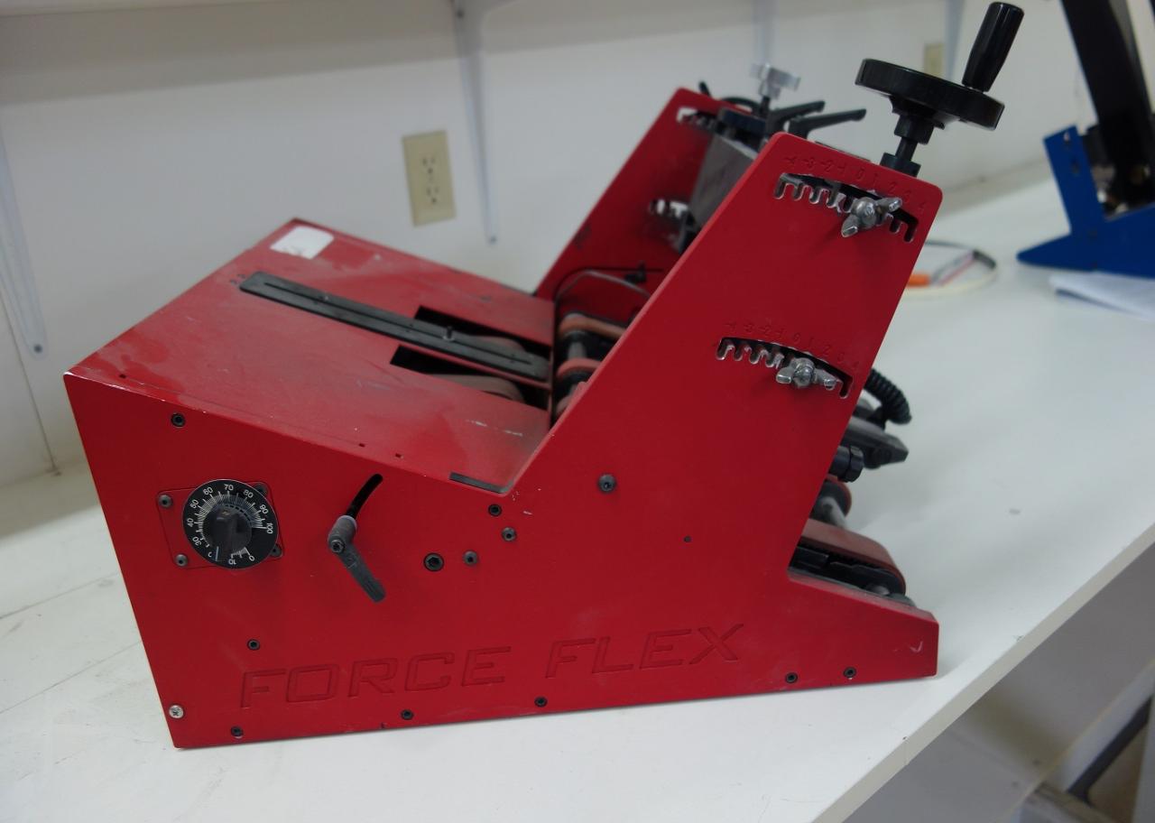 Lot 16 Sure Feed Force Flex Model FF14 Feeder Walla Walla, WA